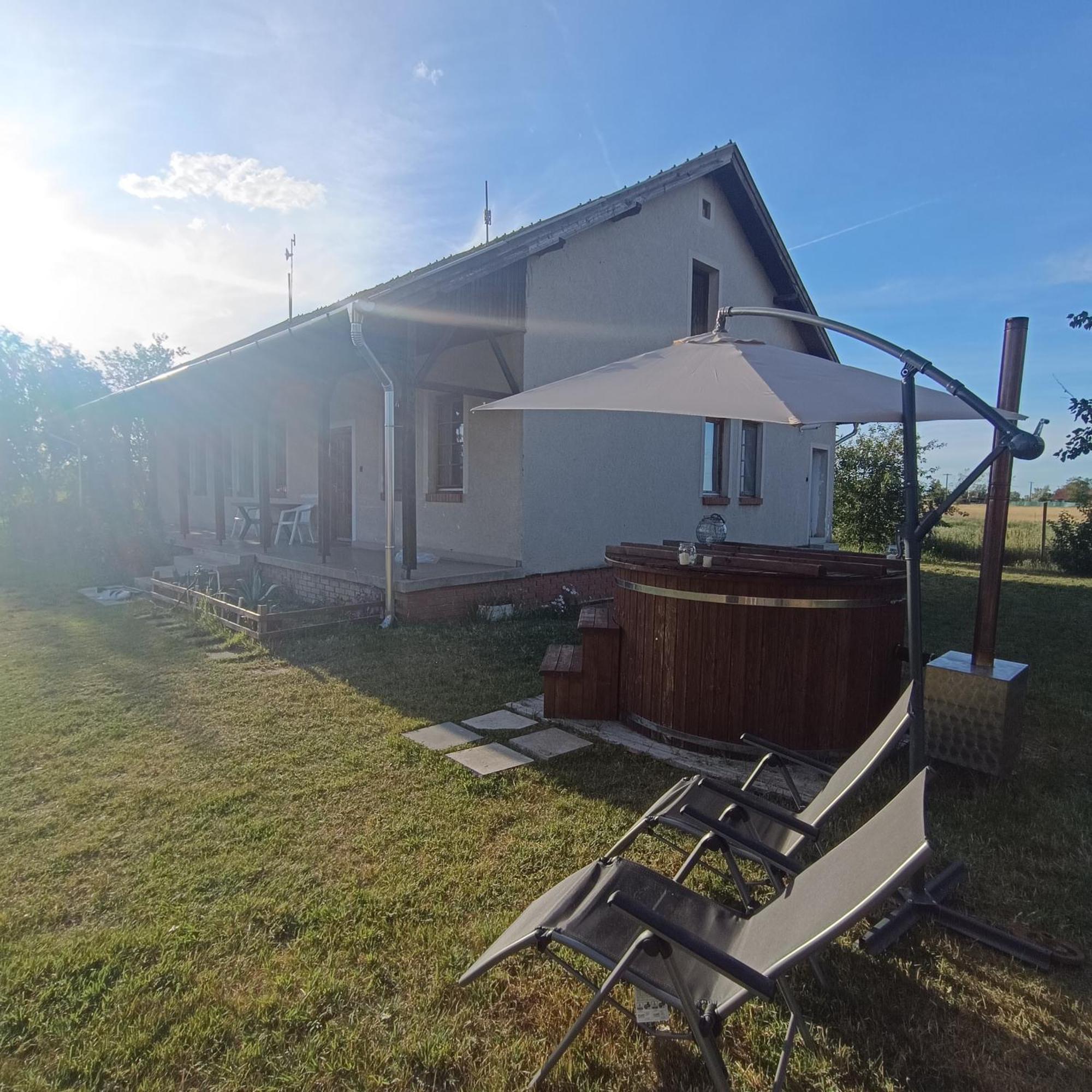 Napkelte Vendeghaz Apartment Szeged Bagian luar foto